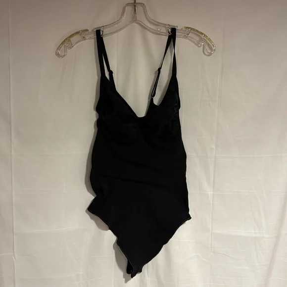 Skims shareware bodysuit thong - Picture 4 of 7